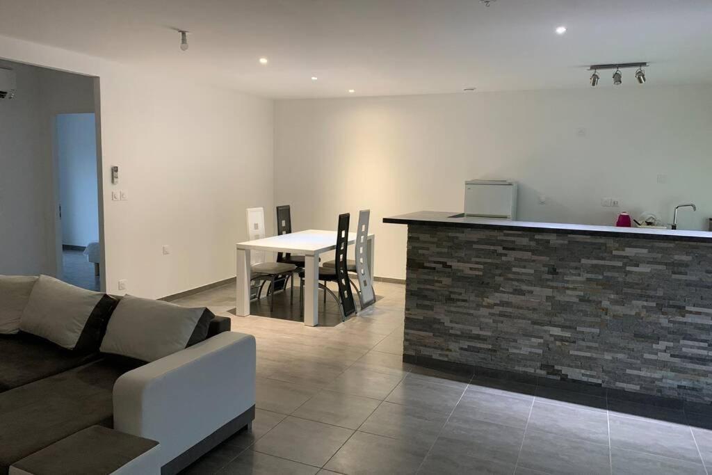 Maison De L'Occitanie Bessan Bagian luar foto