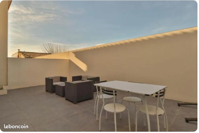 Maison De L'Occitanie Villa Bessan Bagian luar foto