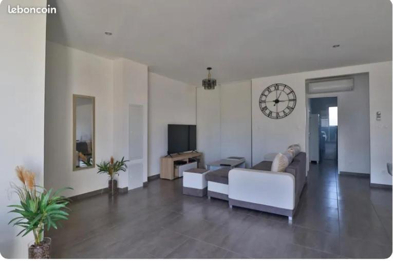 Maison De L'Occitanie Villa Bessan Bagian luar foto